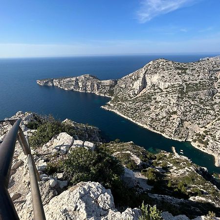Vue Mer Le Panoramique Vieux-Port De Марсилия Екстериор снимка